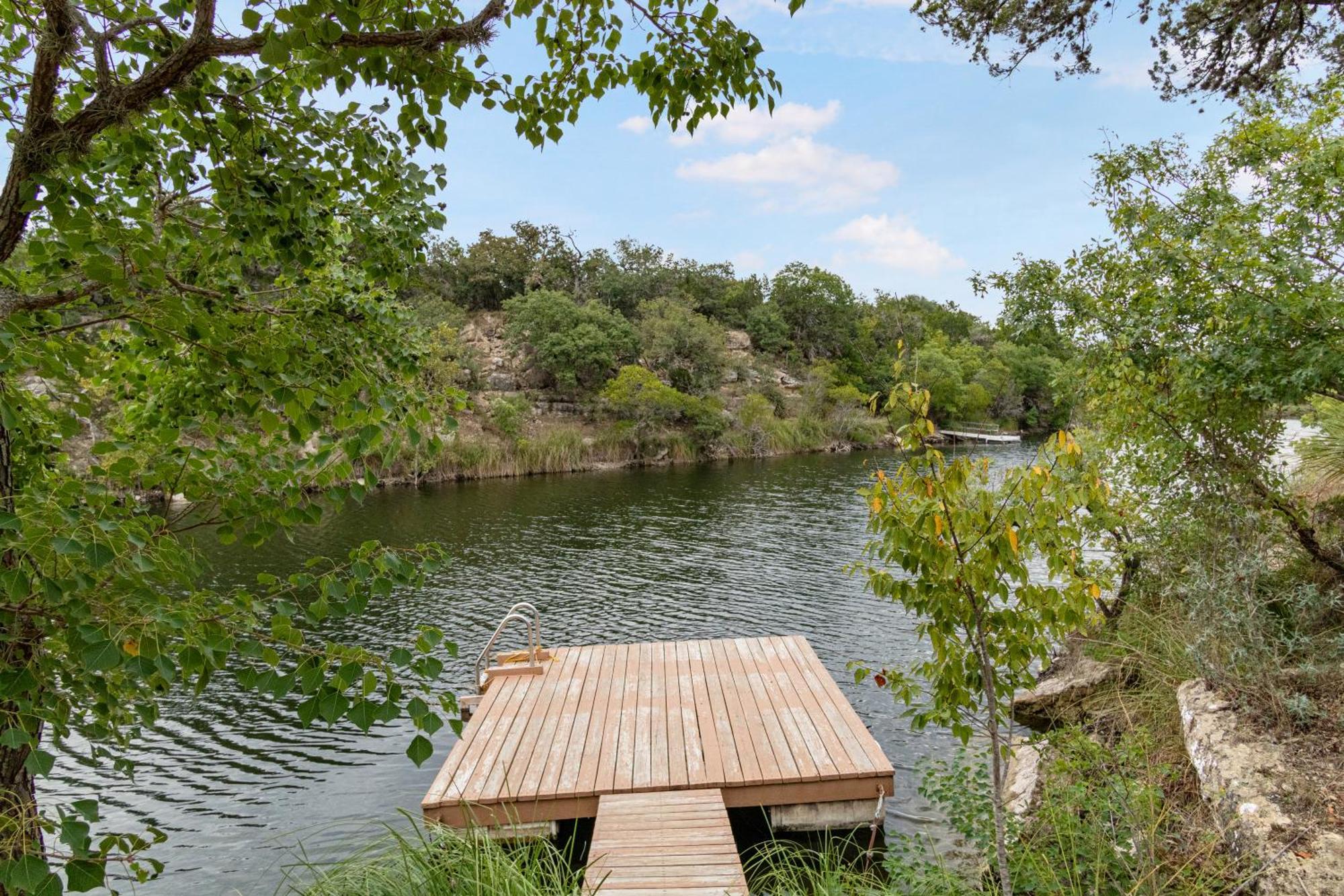 Hondo Creek Hideaway Hotel Tarpley Exterior photo